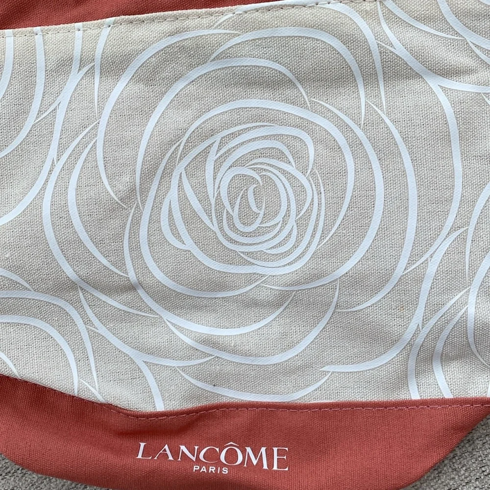 Cute Lancôme Cosmetics Bag